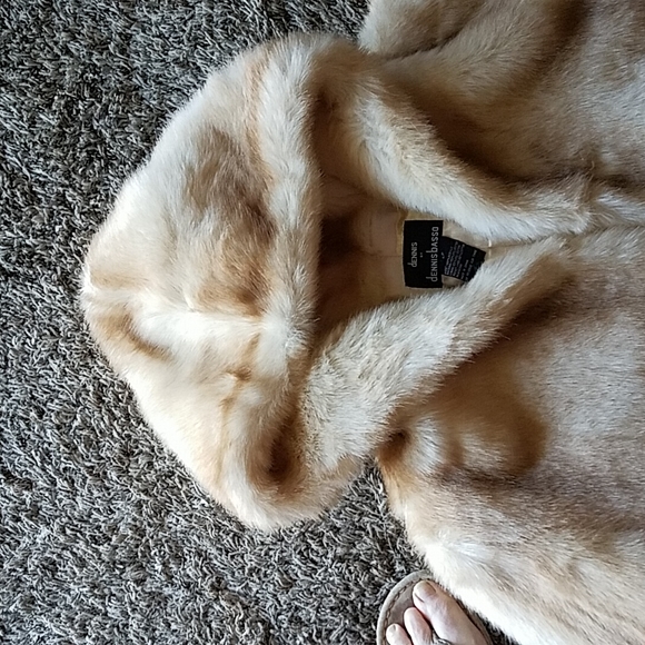 Dennis Basso faux fur coat, nwt - Picture 2 of 9